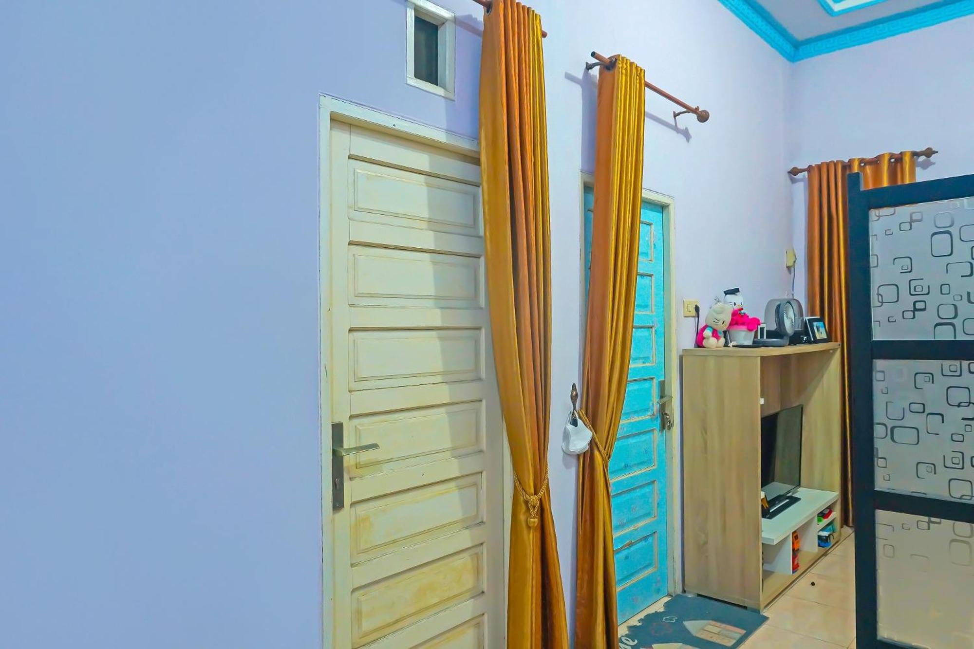Hotel Spot On 92466 Adam Kost Syariahnearwisata Jembatan Barito Banjarmasin  Exterior foto
