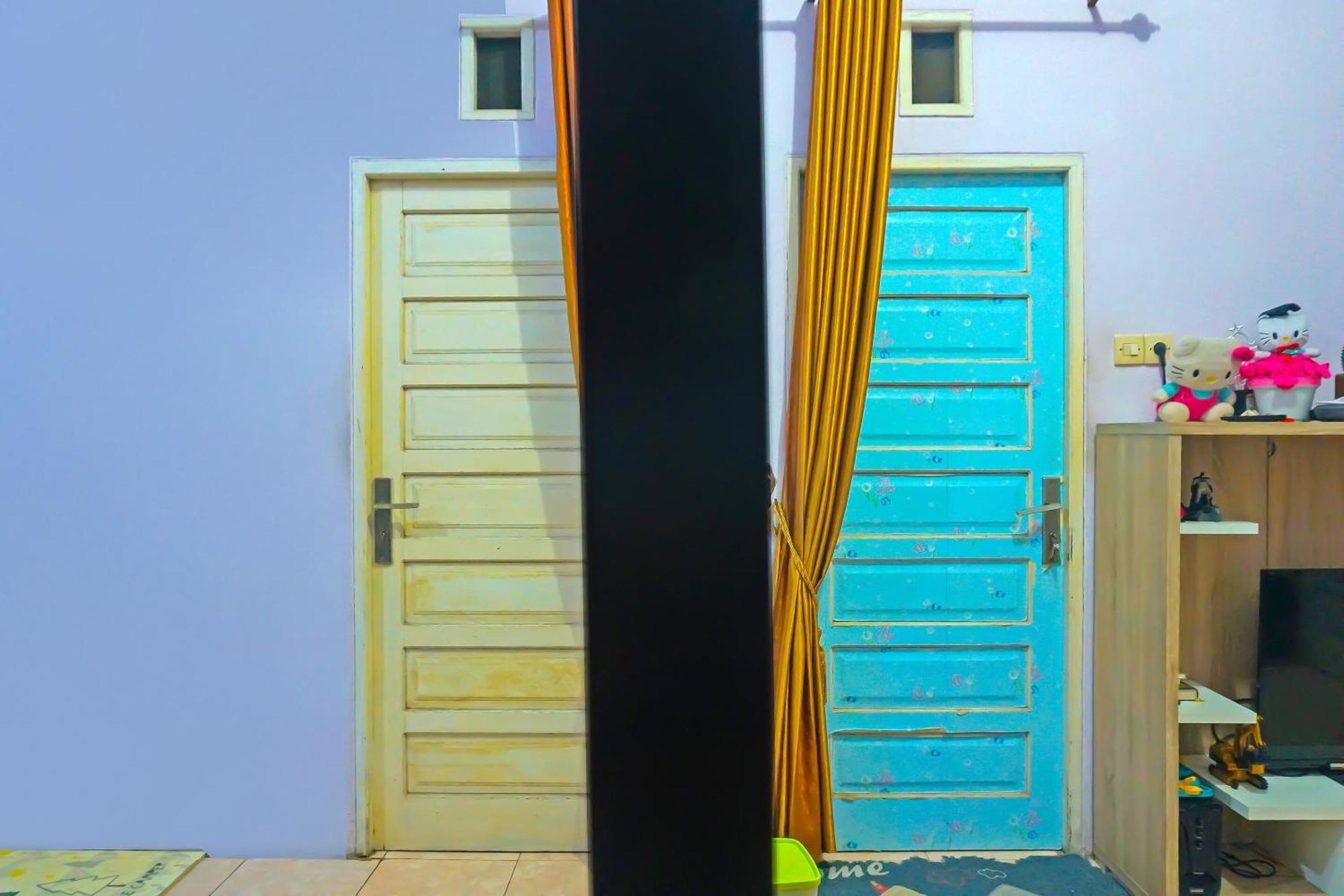 Hotel Spot On 92466 Adam Kost Syariahnearwisata Jembatan Barito Banjarmasin  Exterior foto