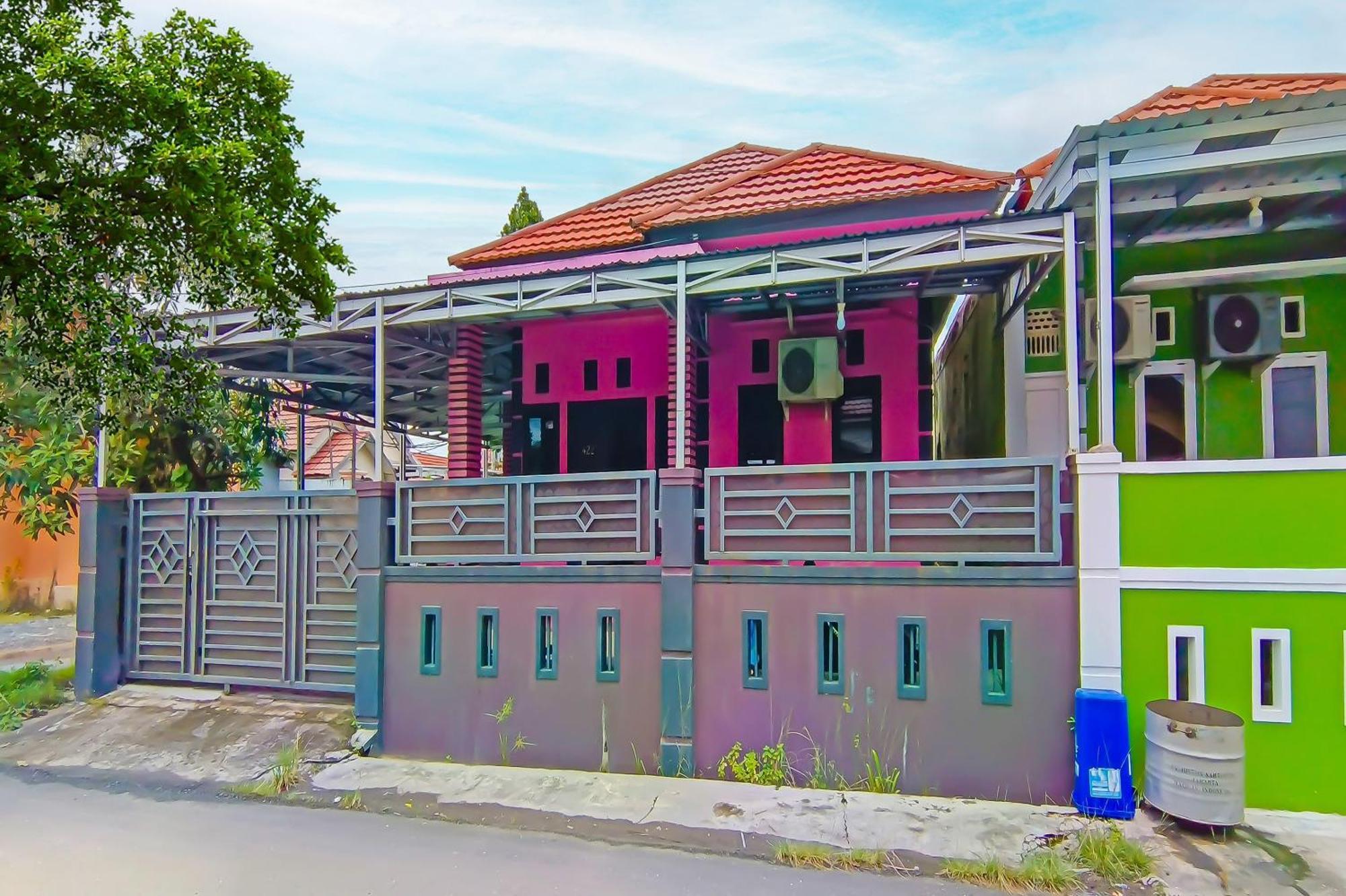 Hotel Spot On 92466 Adam Kost Syariahnearwisata Jembatan Barito Banjarmasin  Exterior foto